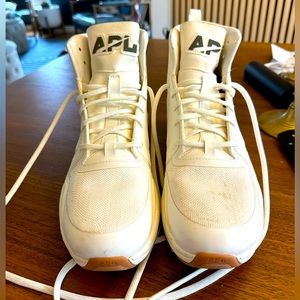 APL Defender hiking boot